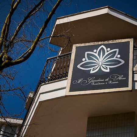 Il Giardino Di Flora Con Piscina Hotel Lecce Eksteriør billede