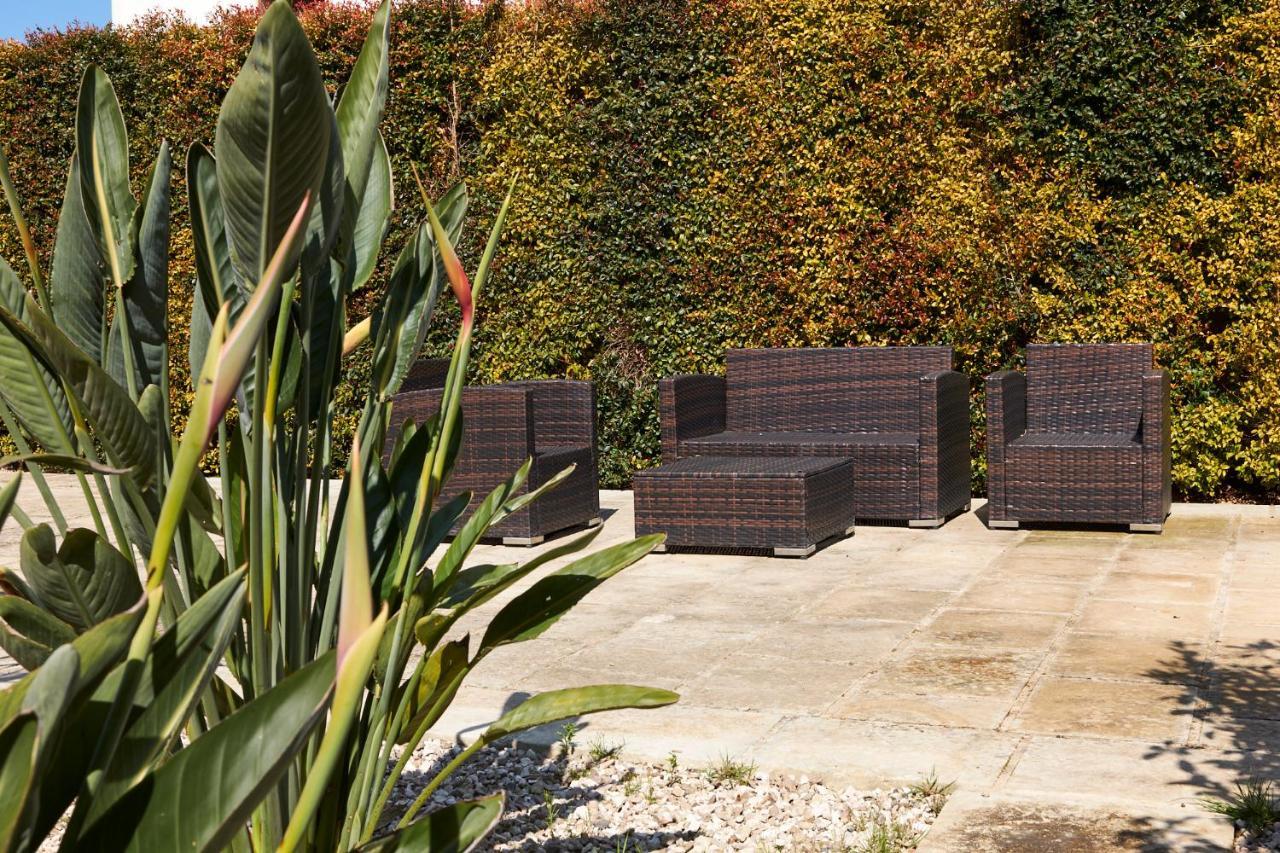Il Giardino Di Flora Con Piscina Hotel Lecce Eksteriør billede