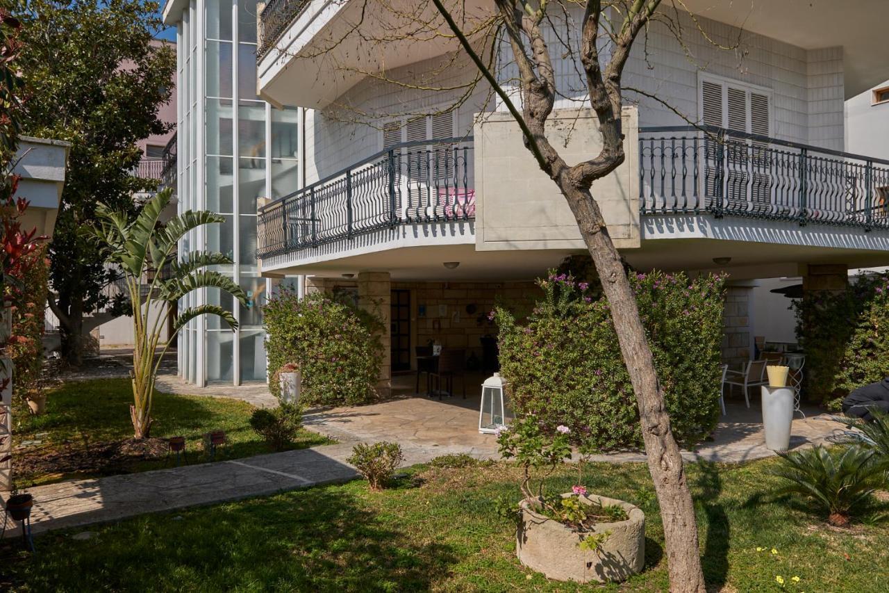 Il Giardino Di Flora Con Piscina Hotel Lecce Eksteriør billede