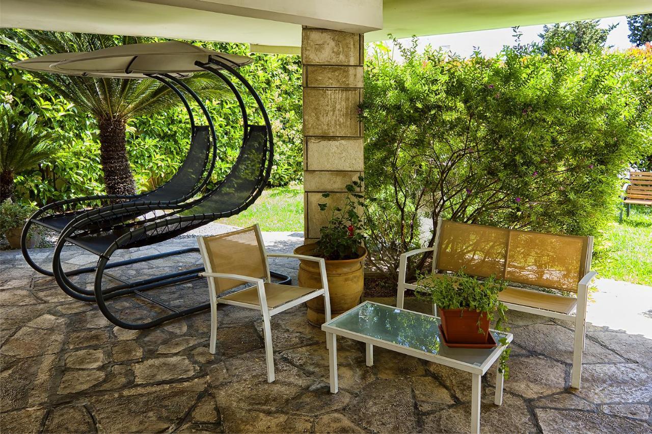 Il Giardino Di Flora Con Piscina Hotel Lecce Eksteriør billede