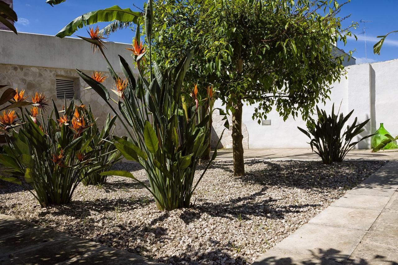 Il Giardino Di Flora Con Piscina Hotel Lecce Eksteriør billede