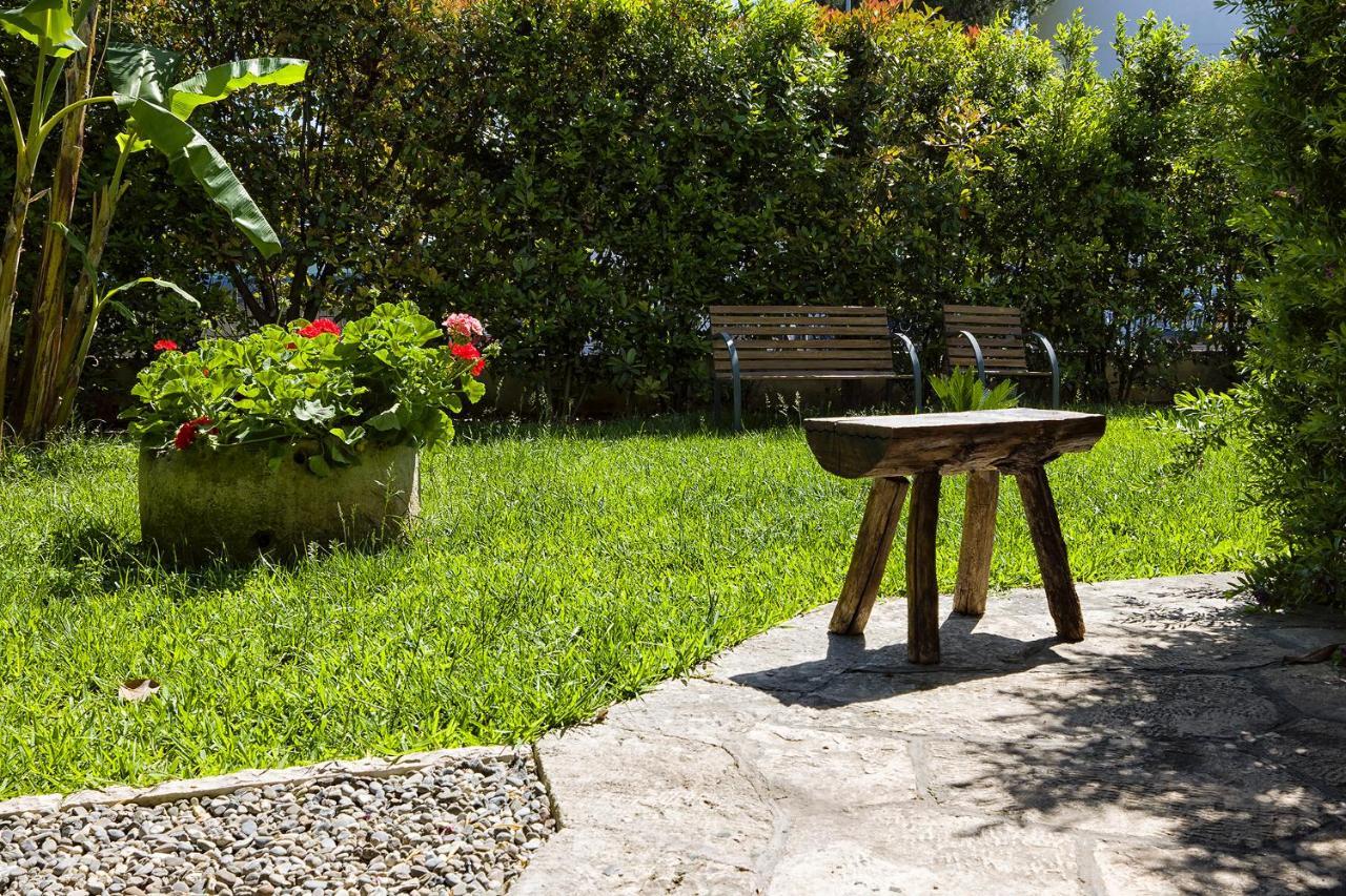 Il Giardino Di Flora Con Piscina Hotel Lecce Eksteriør billede