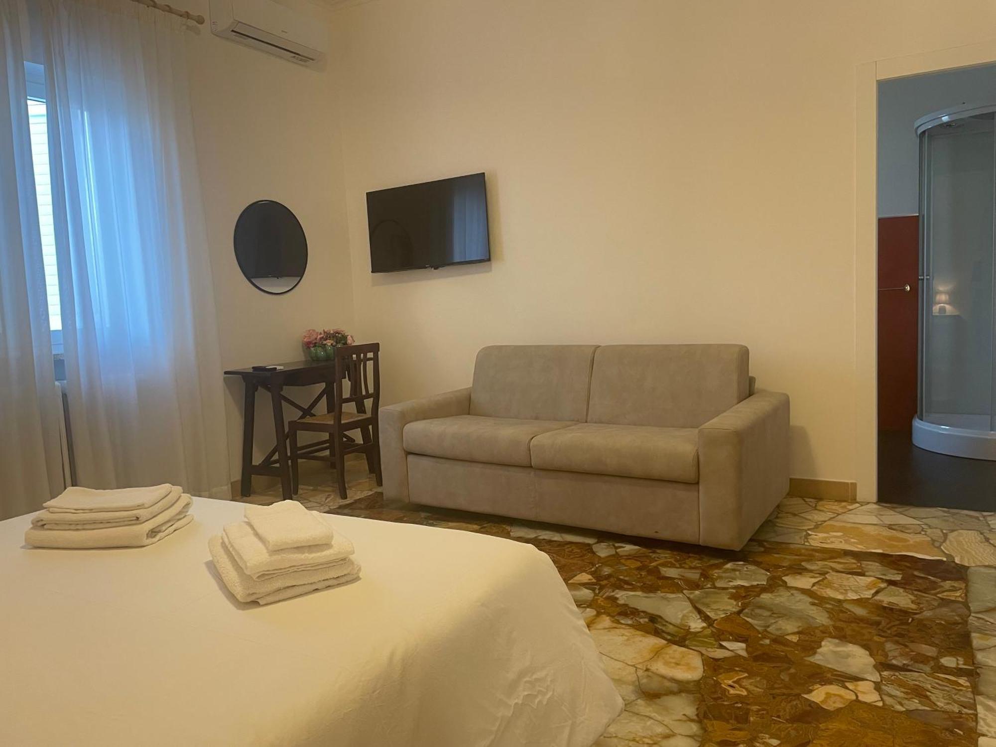Il Giardino Di Flora Con Piscina Hotel Lecce Eksteriør billede
